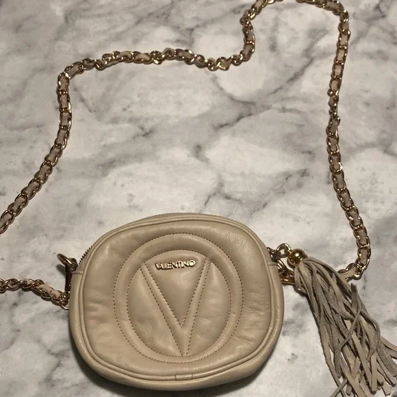 Valentino Cream Quilted Crossbody Bag with Gold Chain - Picture 8 of 16